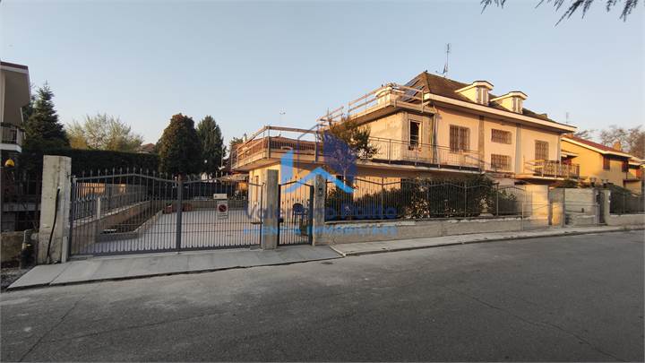 Vinovo Via Monginevro - Alloggio in Villa