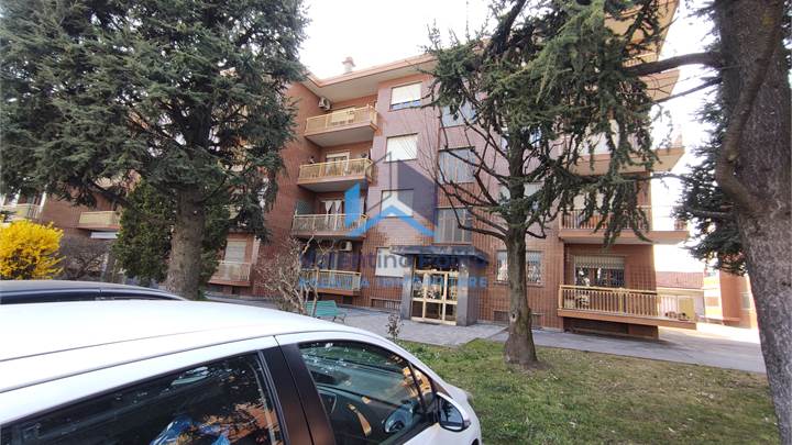 Moncalieri - Vendesi - 5 locali  Strada Carignano 32