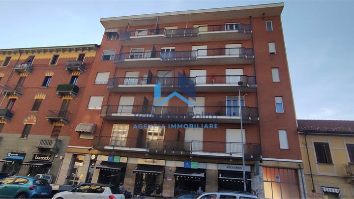 Moncalieri - Via Sestriere - Vendesi 3 locali parzialmente arredato- 